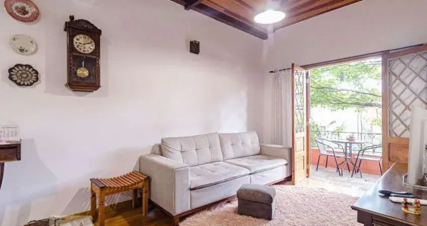 Casa com 3 quartos para alugar na Rua Medeiros de Albuquerque, Pinheiros, São Paulo