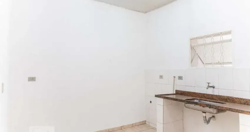 Casa para Aluguel - Parque Bandeirante, 1 Quarto,  40 m² - Santo André