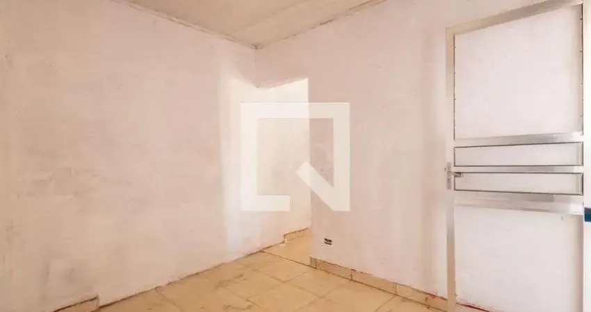 Casa para Aluguel - Padroeira, 1 Quarto,  30 m² - Osasco