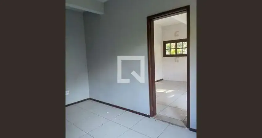 Casa para Aluguel - Partenon, 2 Quartos,  70 m² - Porto Alegre