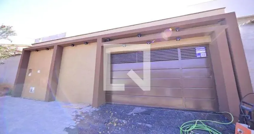 Casa para Aluguel - Setor Gentil Meireles, 3 Quartos,  230 m² - Goiânia