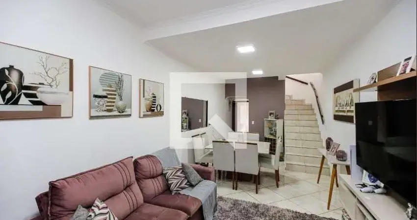Casa para Aluguel - Jardim Teresa, 3 Quartos,  200 m² - São Paulo