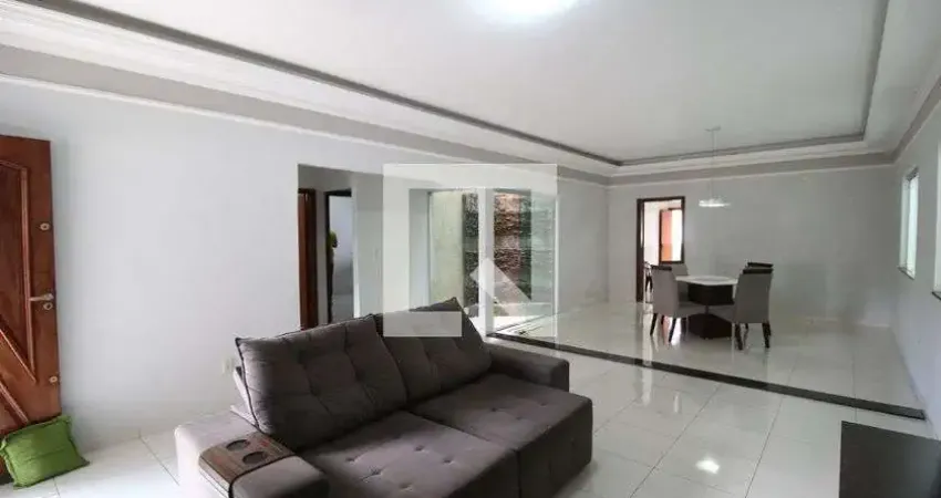 Casa para Aluguel - Segismundo Pereira, 3 Quartos,  360 m² - Uberlândia