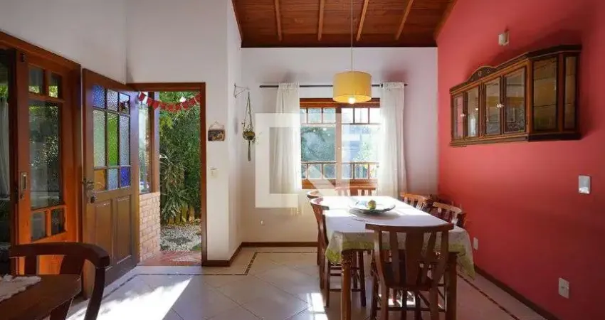 Casa para Aluguel - Rio Tavares, 2 Quartos,  330 m² - Florianópolis
