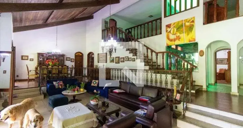 Casa para Aluguel - Vila Progresso, 8 Quartos,  4700 m² - Niterói