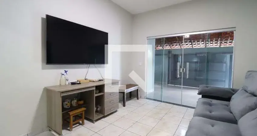 Casa para Aluguel - Jardim das Palmeiras, 3 Quartos,  186 m² - Uberlândia
