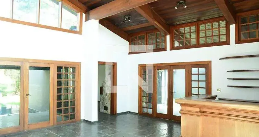 Casa / Sobrado em Condomínio para Aluguel - Jardim Passargada I, 3 Quartos,  600 m² - Cotia