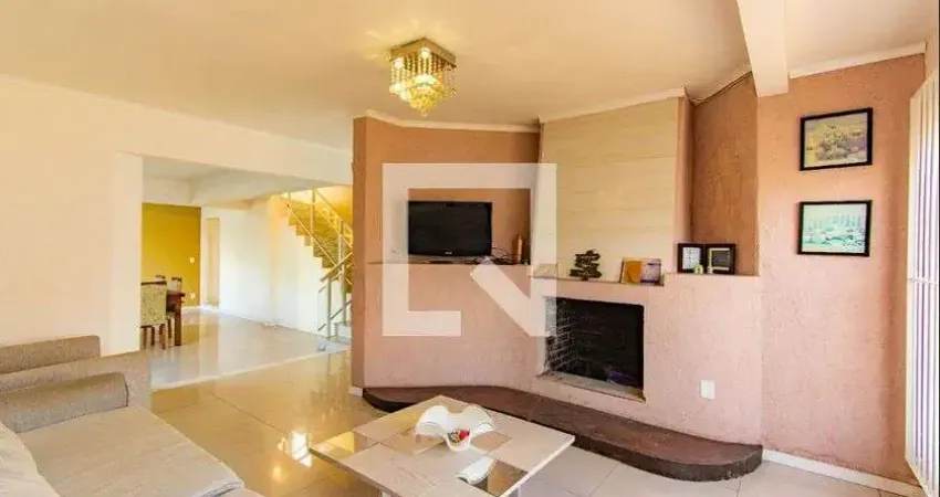 Casa para Aluguel - Igará, 3 Quartos,  400 m² - Canoas