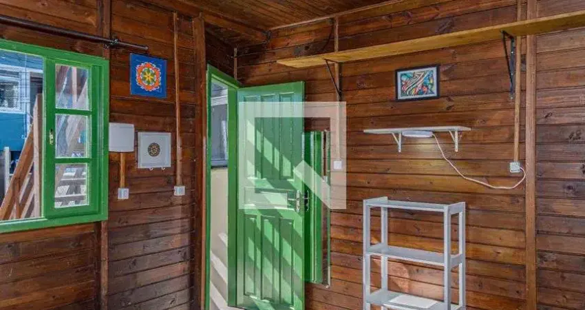 Kitnet / Stúdio para Aluguel - Rio Tavares, 1 Quarto,  37 m² - Florianópolis