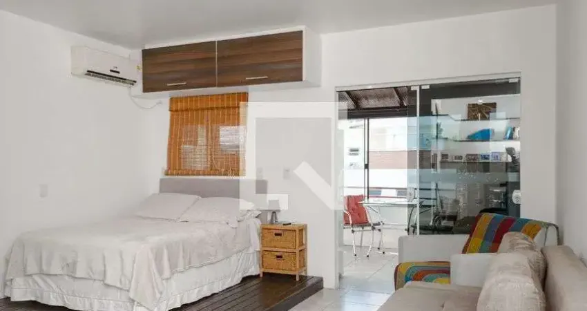 Cobertura para Aluguel - Canasvieiras, 1 Quarto,  55 m² - Florianópolis