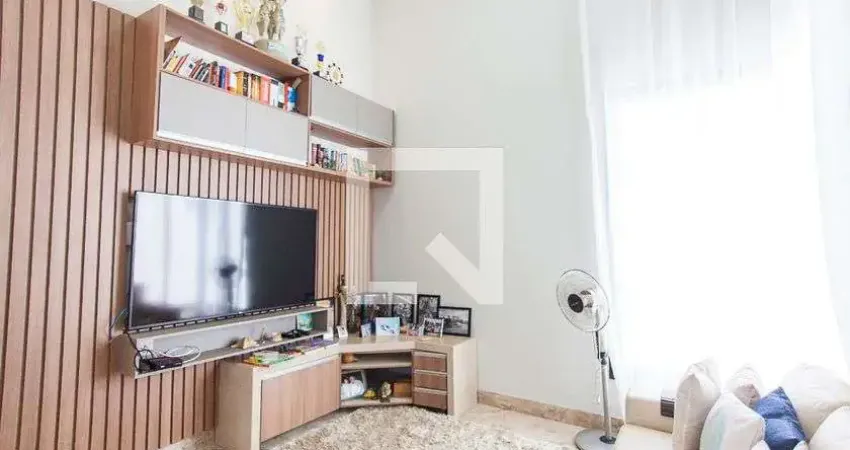 Casa para Aluguel - Laranjeiras, 3 Quartos,  165 m² - Uberlândia