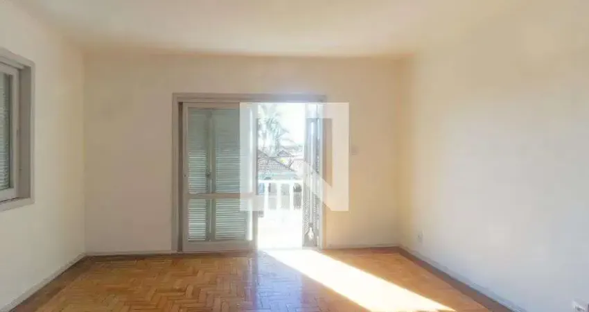Casa para Aluguel - Bairro Fátima, 2 Quartos,  220 m² - Canoas