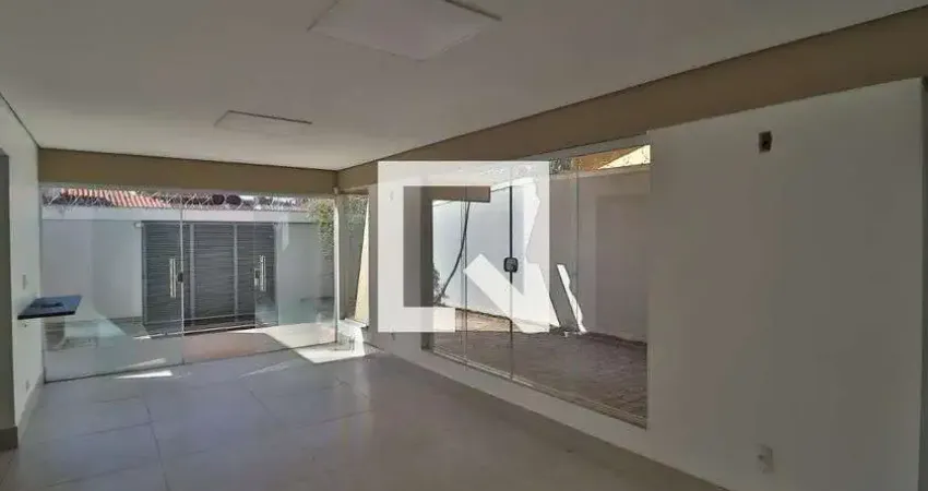 Casa para Aluguel - Tabajaras, 4 Quartos,  334 m² - Uberlândia