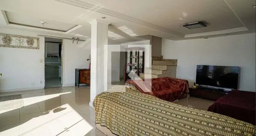 Casa para Aluguel - Piratininga, 1 Quarto,  380 m² - Niterói