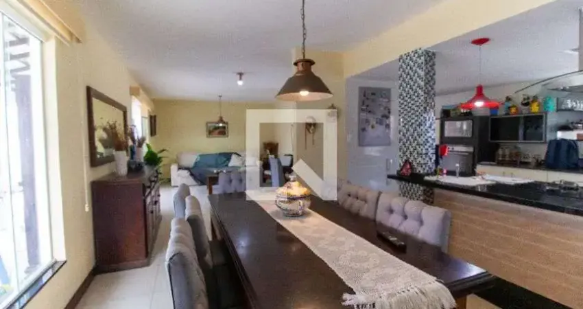 Casa para Aluguel - Camboinhas, 3 Quartos,  420 m² - Niterói