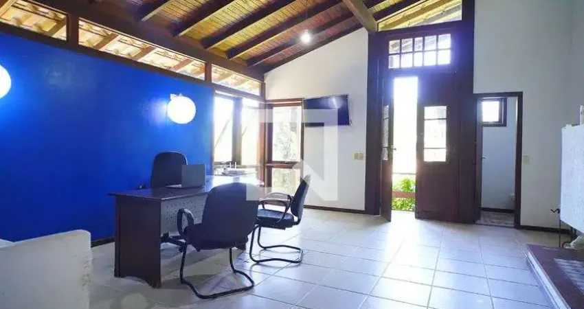 Casa para Aluguel - Canto da Lagoa, 4 Quartos,  300 m² - Florianópolis