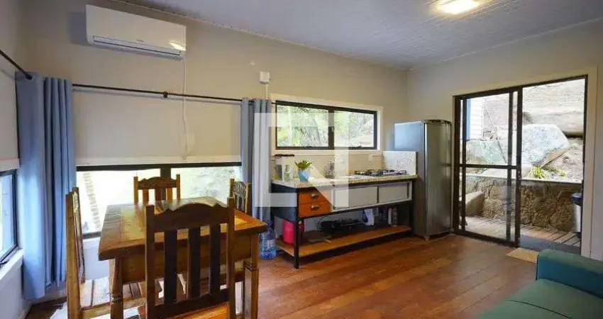 Casa / Sobrado em Condomínio para Aluguel - Morro das Pedras, 2 Quartos,  70 m² - Florianópolis