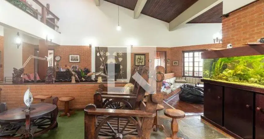 Casa para Aluguel - Vila Santo Antônio, 8 Quartos,  640 m² - Cotia