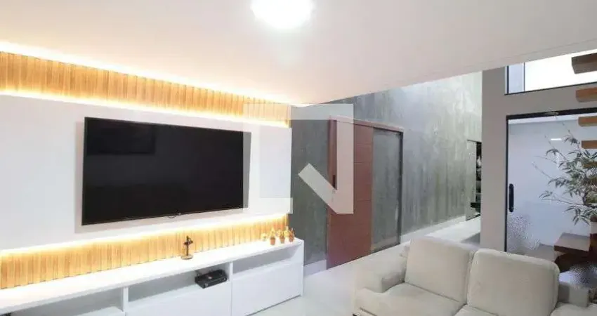 Casa para Aluguel - Santa Luzia, 4 Quartos,  260 m² - Uberlândia