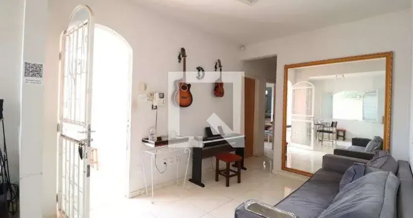 Casa para Aluguel - Santa Mônica, 3 Quartos,  230 m² - Uberlândia