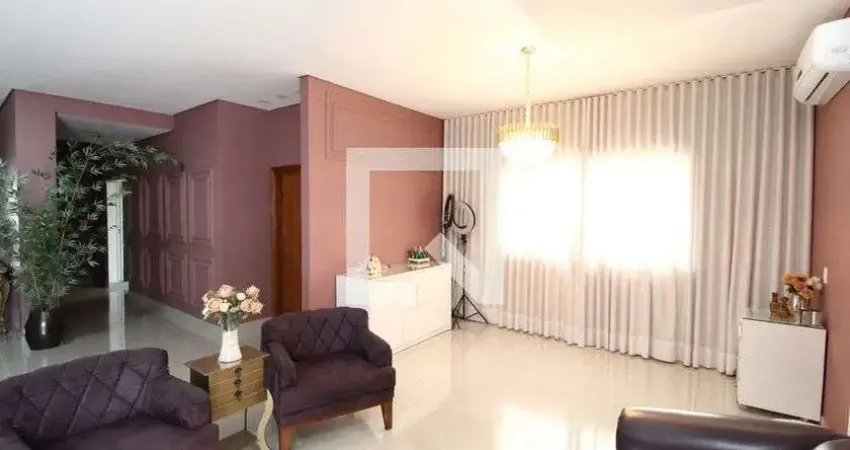 Casa para Aluguel - Novo Mundo, 4 Quartos,  270 m² - Uberlândia