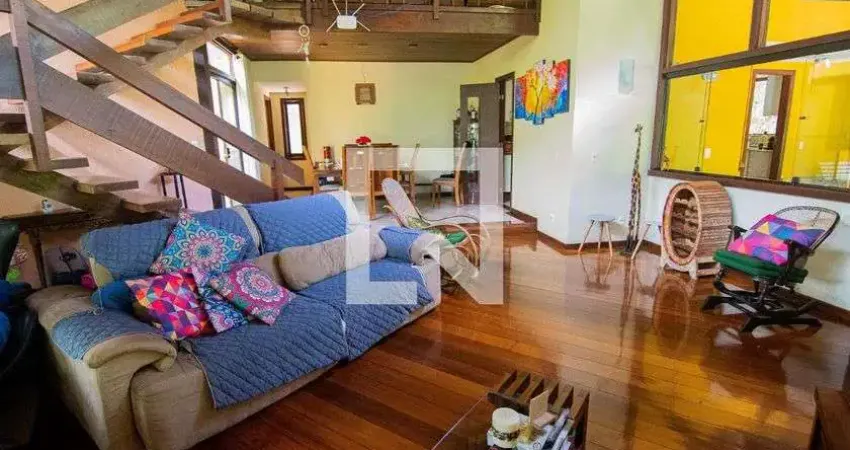 Casa para Aluguel - Itaipu, 4 Quartos,  250 m² - Niterói