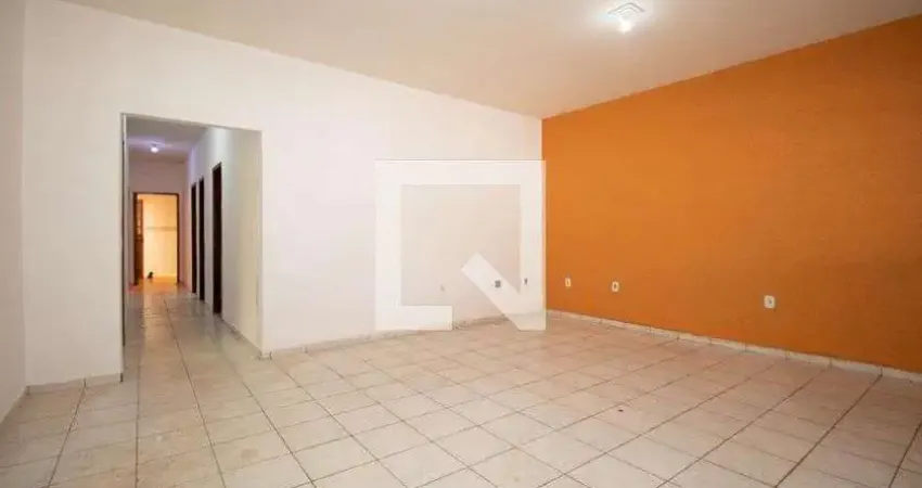 Casa para Aluguel - Taguatinga, 4 Quartos,  200 m² - Brasília