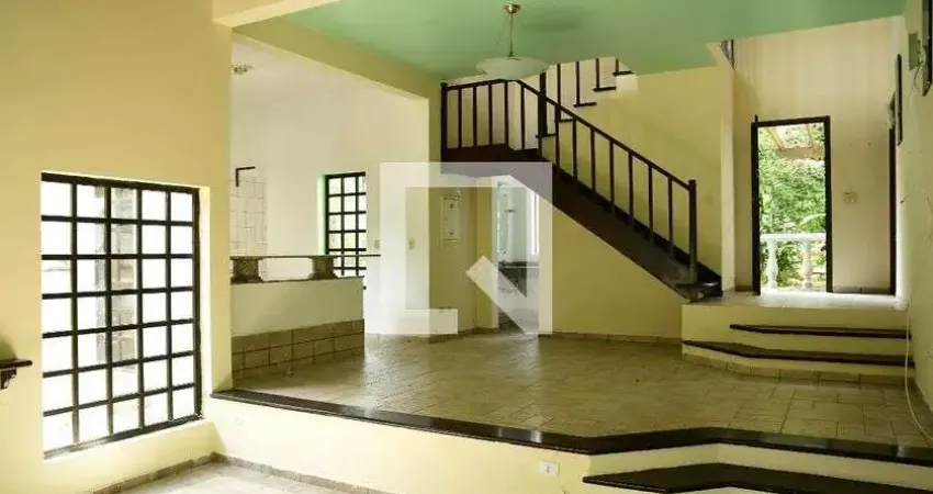Casa / Sobrado em Condomínio para Aluguel - Algarve, 3 Quartos,  1500 m² - Cotia
