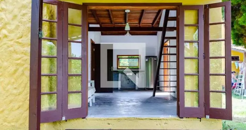 Casa para Aluguel - São João do Rio Vermelho, 1 Quarto,  50 m² - Florianópolis