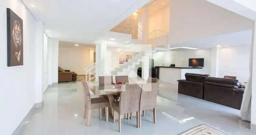 Casa para Aluguel - Laranjeiras, 3 Quartos,  500 m² - Uberlândia