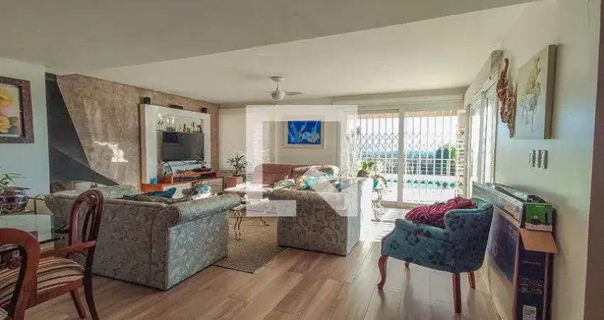 Casa para Aluguel - Feitoria, 3 Quartos,  225 m² - São Leopoldo