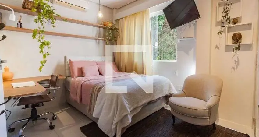 Apartamento para Aluguel - Centro, 1 Quarto,  15 m² - Florianópolis