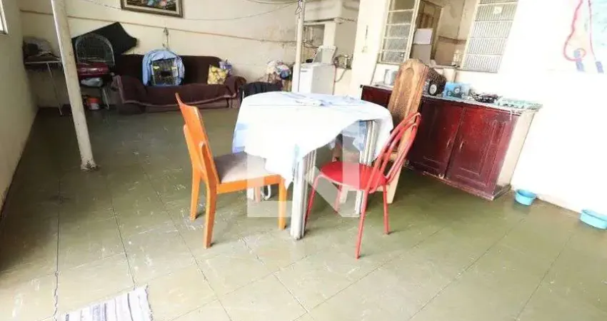 Casa para Aluguel - Lídice, 2 Quartos,  233 m² - Uberlândia
