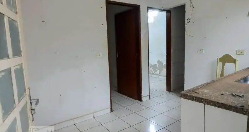 Casa para Aluguel - Parque Ribeirão Preto, 3 Quartos,  50 m² - Ribeirão Preto