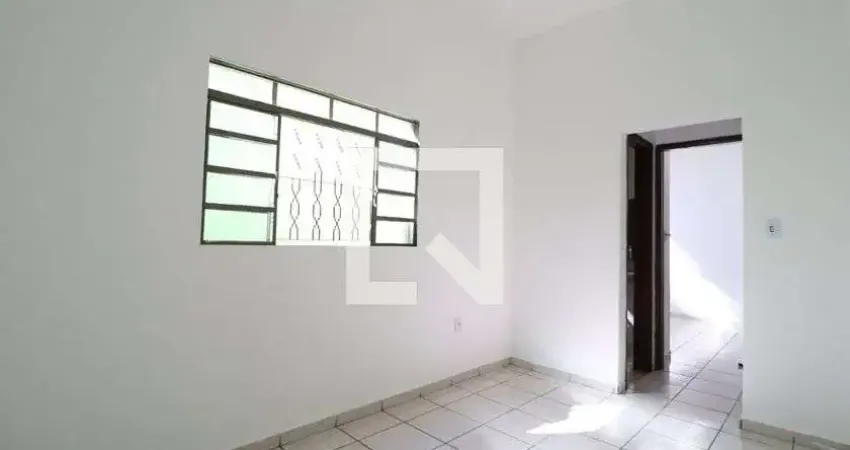 Casa para Aluguel - Planalto, 3 Quartos,  60 m² - Uberlândia