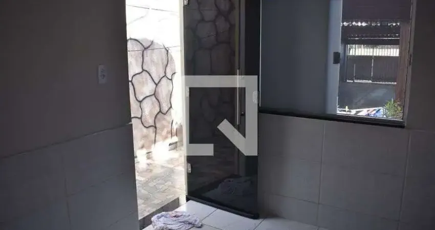 Casa para Aluguel - Taguatinga, 1 Quarto,  40 m² - Brasília
