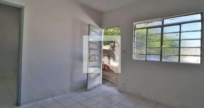 Casa para Aluguel - Cazeca, 2 Quartos,  75 m² - Uberlândia