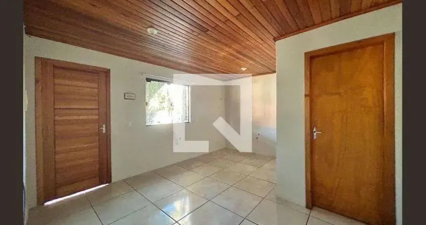 Casa para Aluguel - Canudos, 1 Quarto,  35 m² - Novo Hamburgo