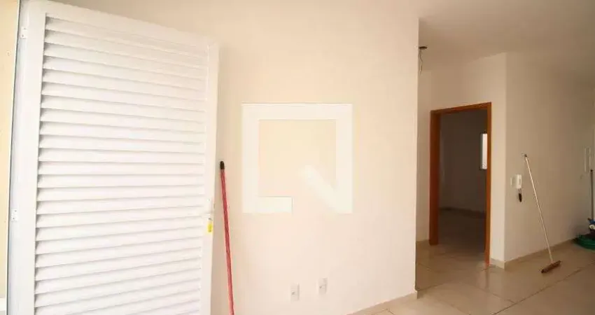 Casa para Aluguel - Jardim Interlagos, 2 Quartos,  47 m² - Ribeirão Preto