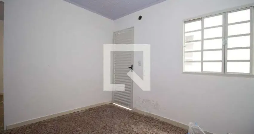 Casa para Aluguel - Taguatinga, 2 Quartos,  40 m² - Brasília