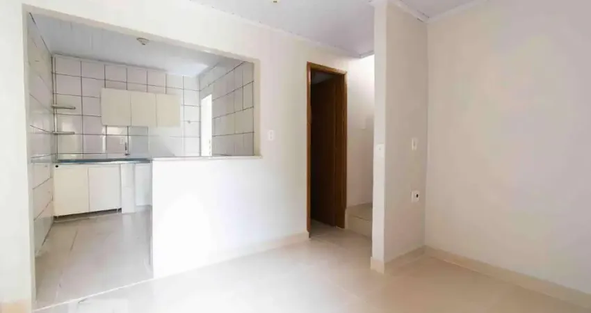 Casa para Aluguel - Taguatinga, 2 Quartos,  45 m² - Brasília