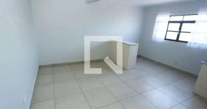 Kitnet / Stúdio para Aluguel - Núcleo Bandeirante, 1 Quarto,  28 m² - Brasília