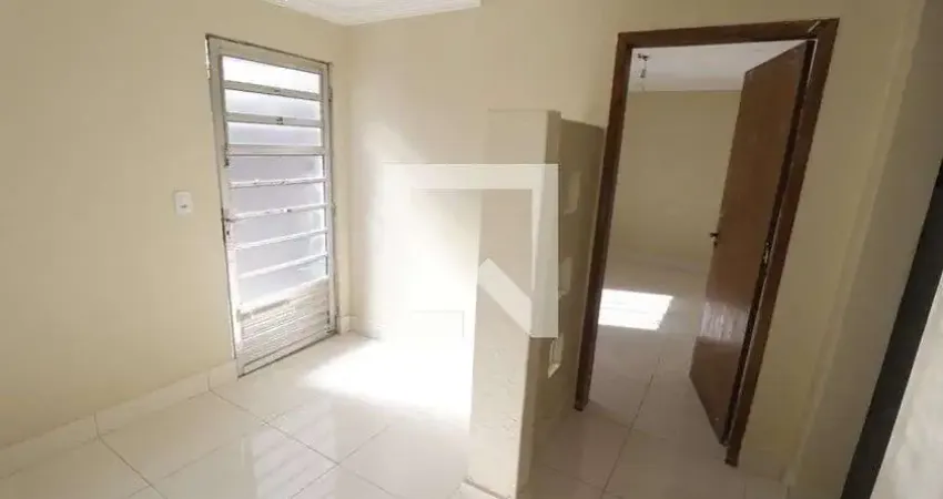 Casa para Aluguel - Núcleo Bandeirante, 1 Quarto,  50 m² - Brasília