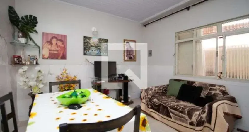 Casa para Aluguel - Ceilândia, 2 Quartos,  80 m² - Brasília