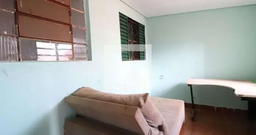 Casa para Aluguel - Santa Mônica, 2 Quartos,  125 m² - Uberlândia