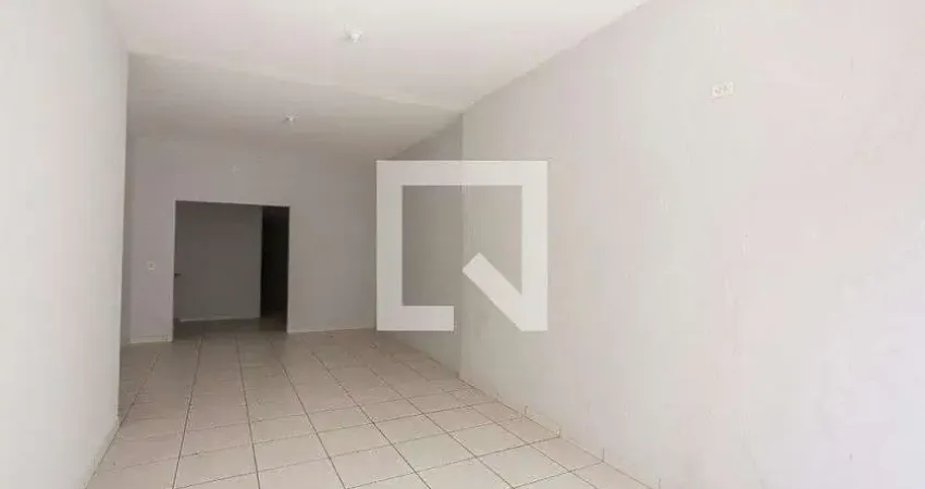 Casa para Aluguel - Martins, 1 Quarto,  50 m² - Uberlândia