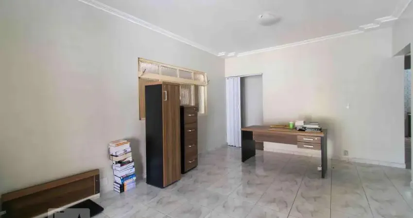 Casa para Aluguel - Taguatinga, 2 Quartos,  80 m² - Brasília