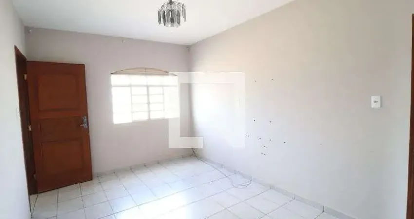 Casa para Aluguel - Custódio Pereira, 2 Quartos,  99 m² - Uberlândia