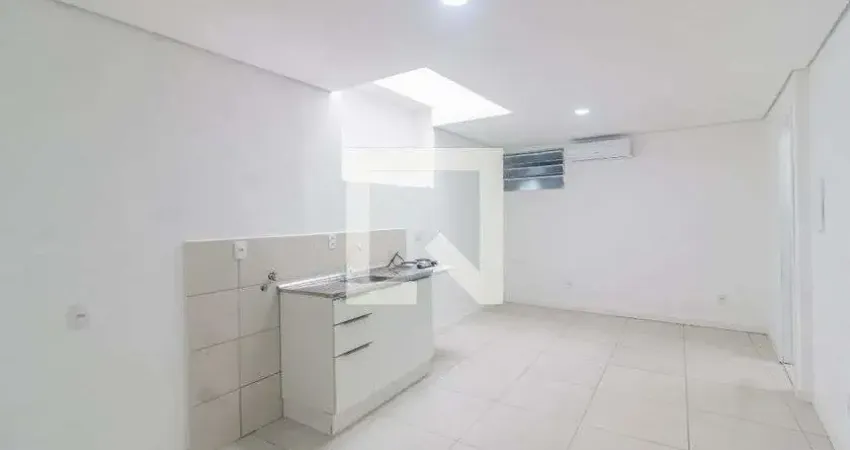 Kitnet / Stúdio para Aluguel - Centro, 1 Quarto,  25 m² - Florianópolis