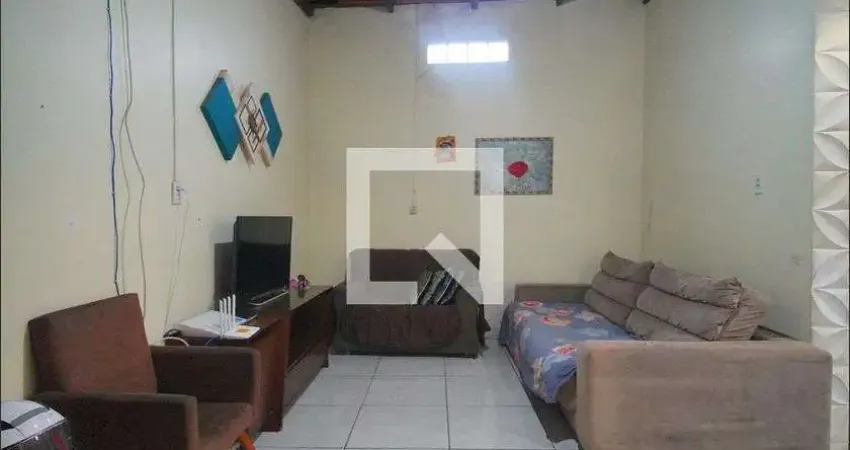 Casa para Aluguel - Feitoria, 3 Quartos,  100 m² - São Leopoldo